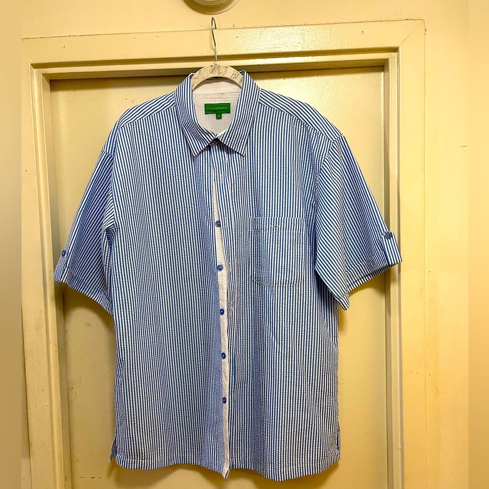 Short sleeve casual seersucker suit set.